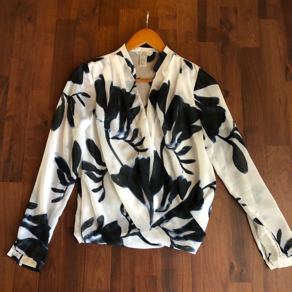 White/Navy Chiffon Blouse